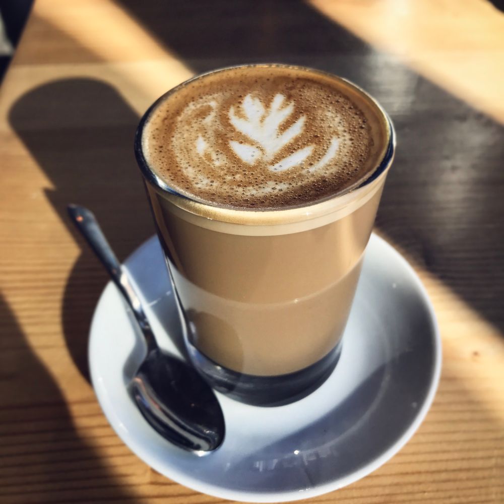 Segelas kopi susu gula aren