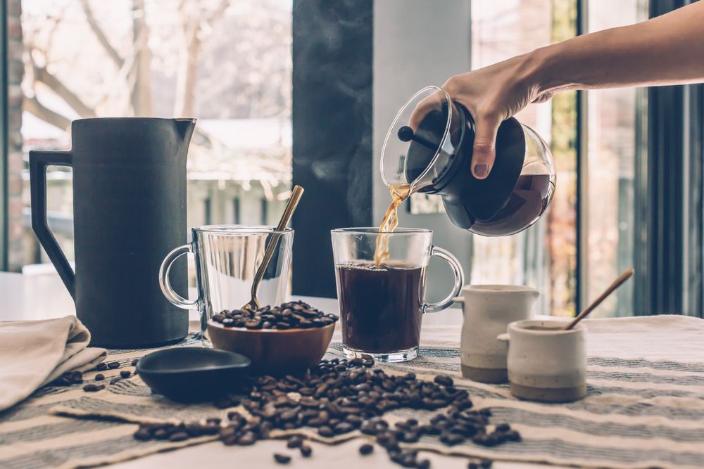Menyeduh kopi manual